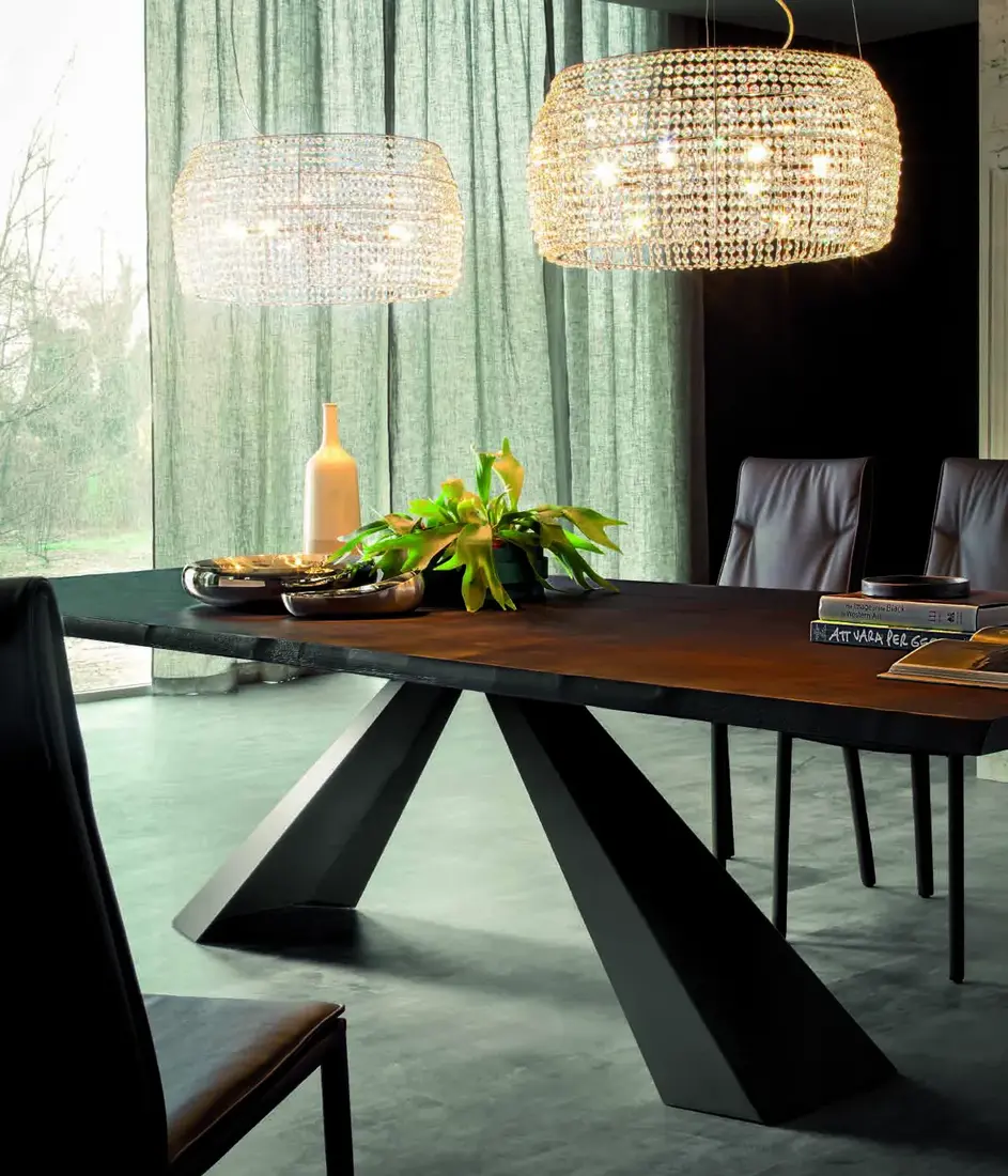 Eliot Wood — Cattelan Italia